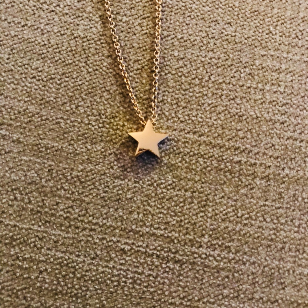 Banana republic gold star necklace